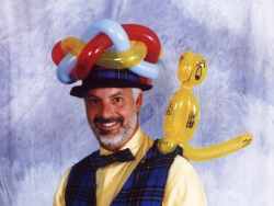 Gary the balloon modelling magician (balloon sculptor)